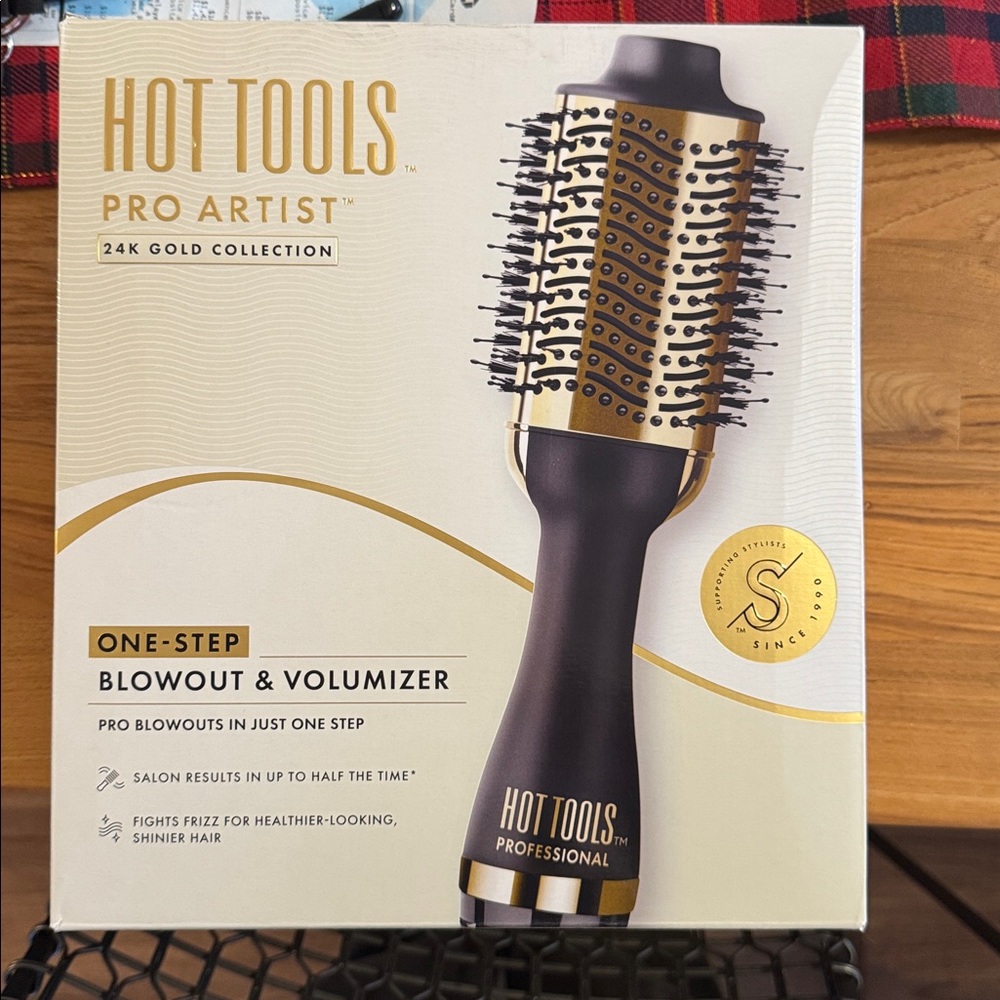 NIB, HOT TOOLS, BLOWOUT VOLUMIZER